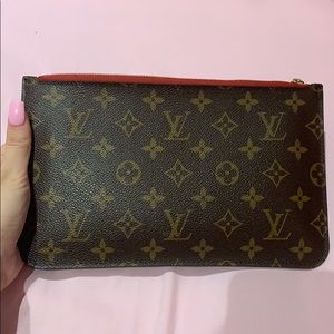 Louis Vuitton never full pouch
